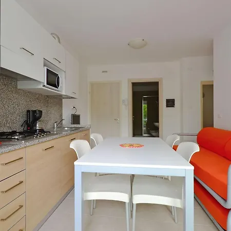 Perfect Flat Close To The *